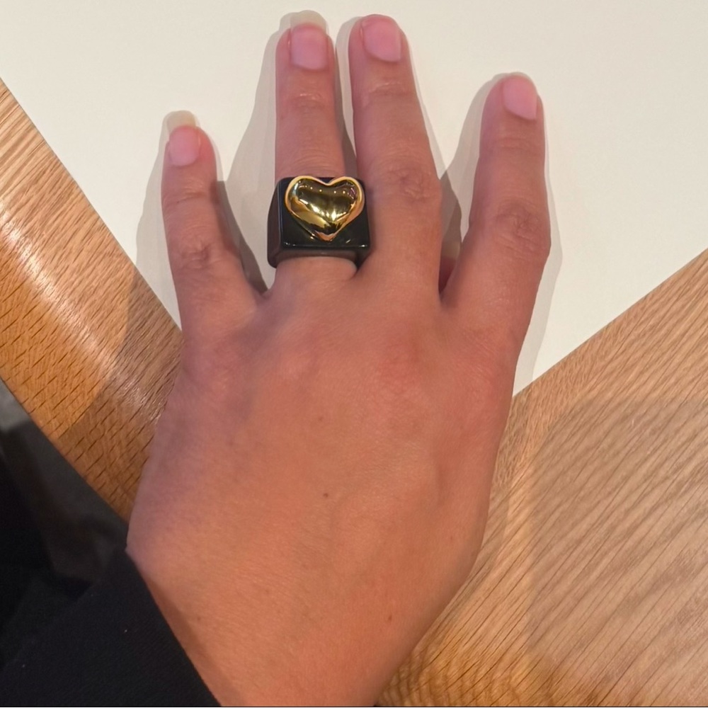 Chunky Statement Ring Black /Gold Heart Design - Picture 2 of 6
